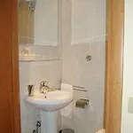 Roi Hotel *