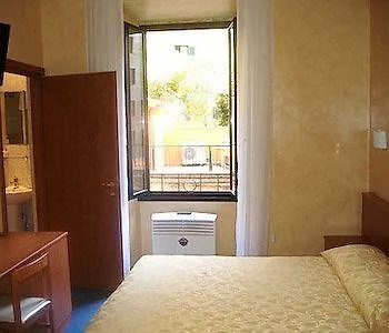 Roi Hotell