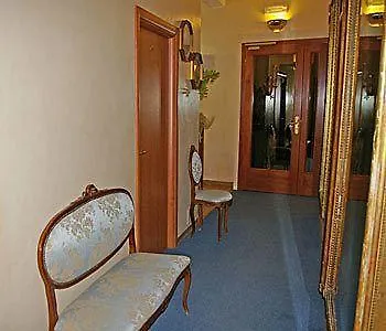 Otel Roi *